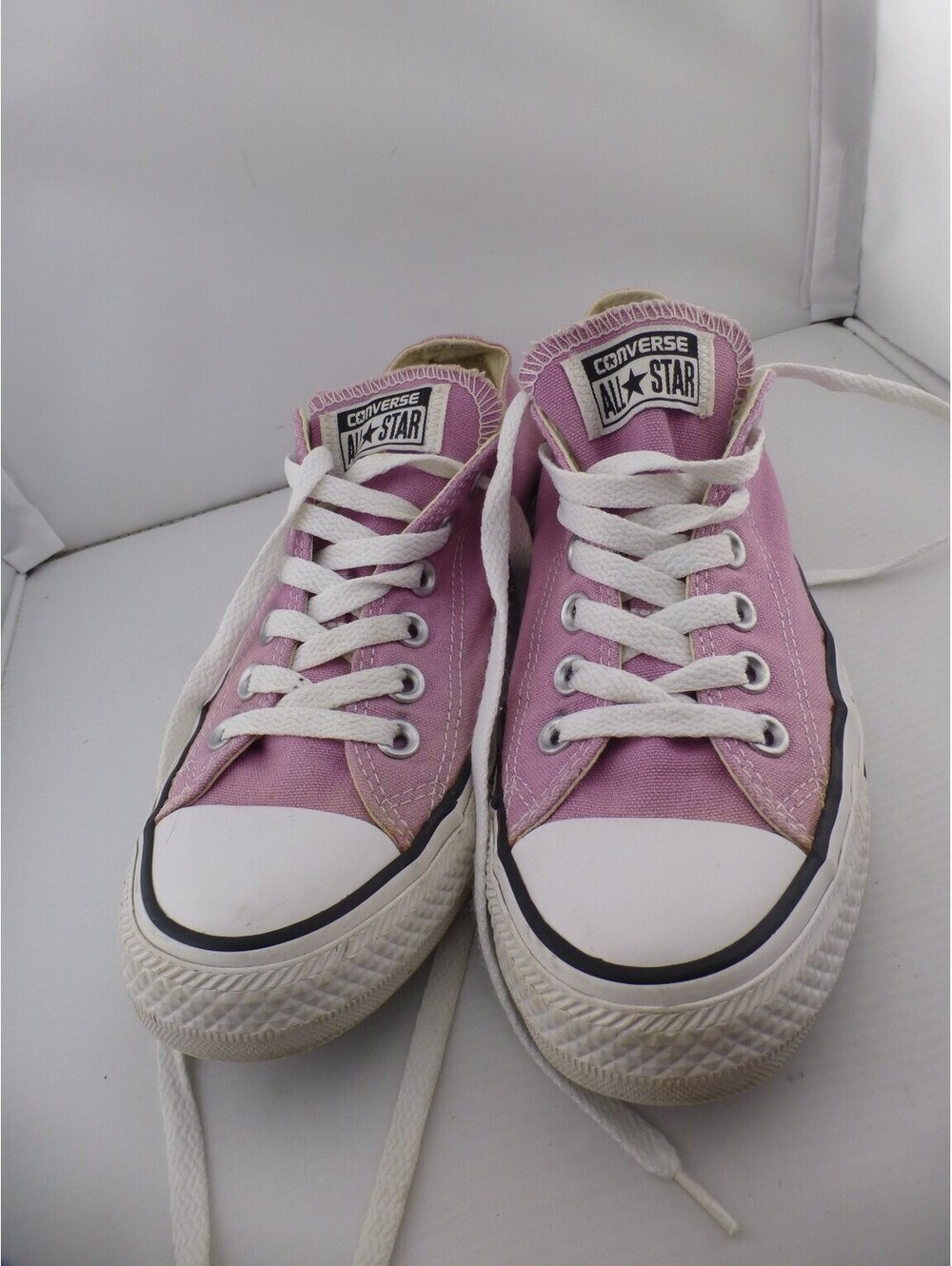 Converse All Star Low Top Sneakers Women's US 7 Pink Canvas Chuck Taylor - S2